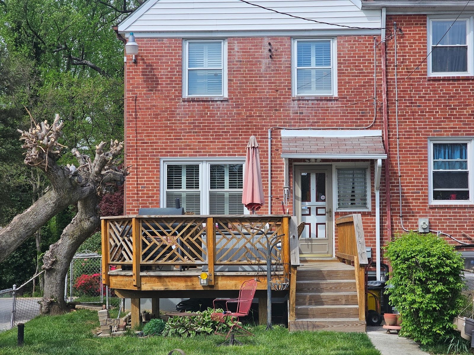Artistic Deck Guardrail with Dimensional Lumber