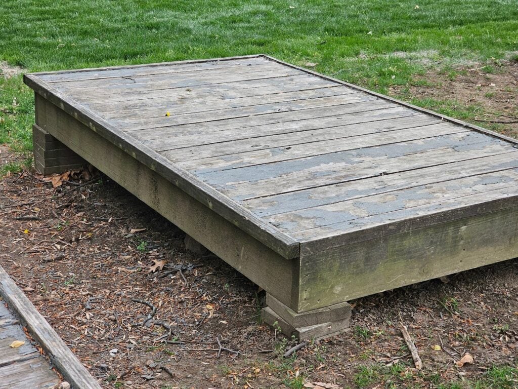 Low deck platform installation in Washington, DC backyard