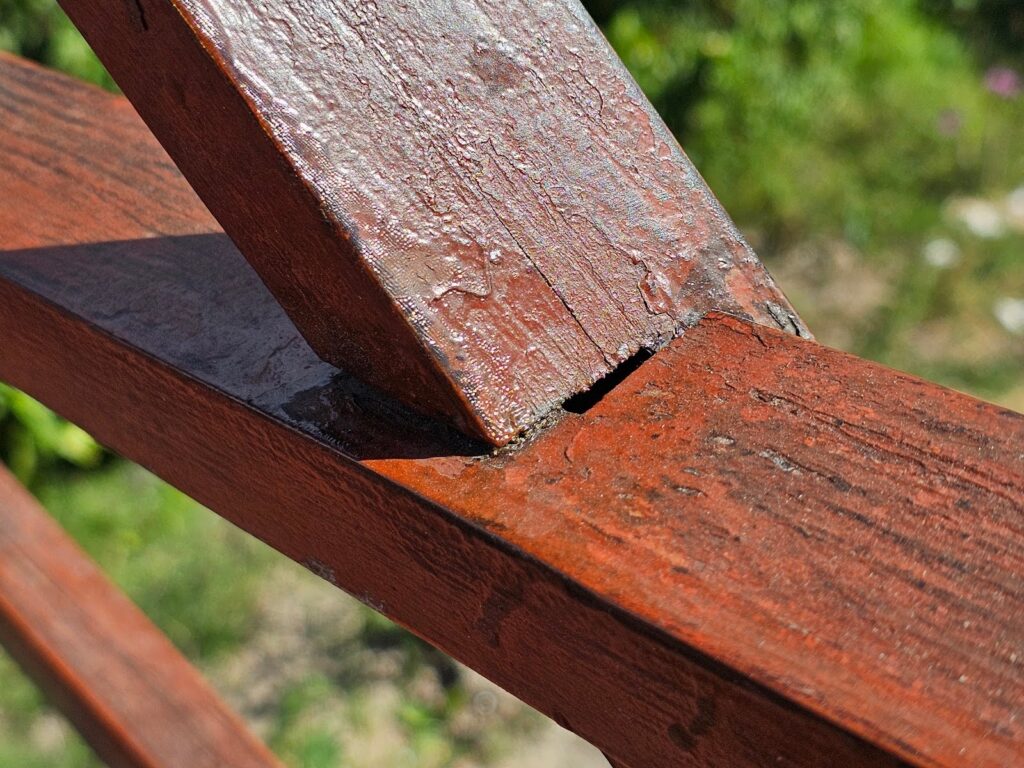 lap or joint in the middle of the span of a board