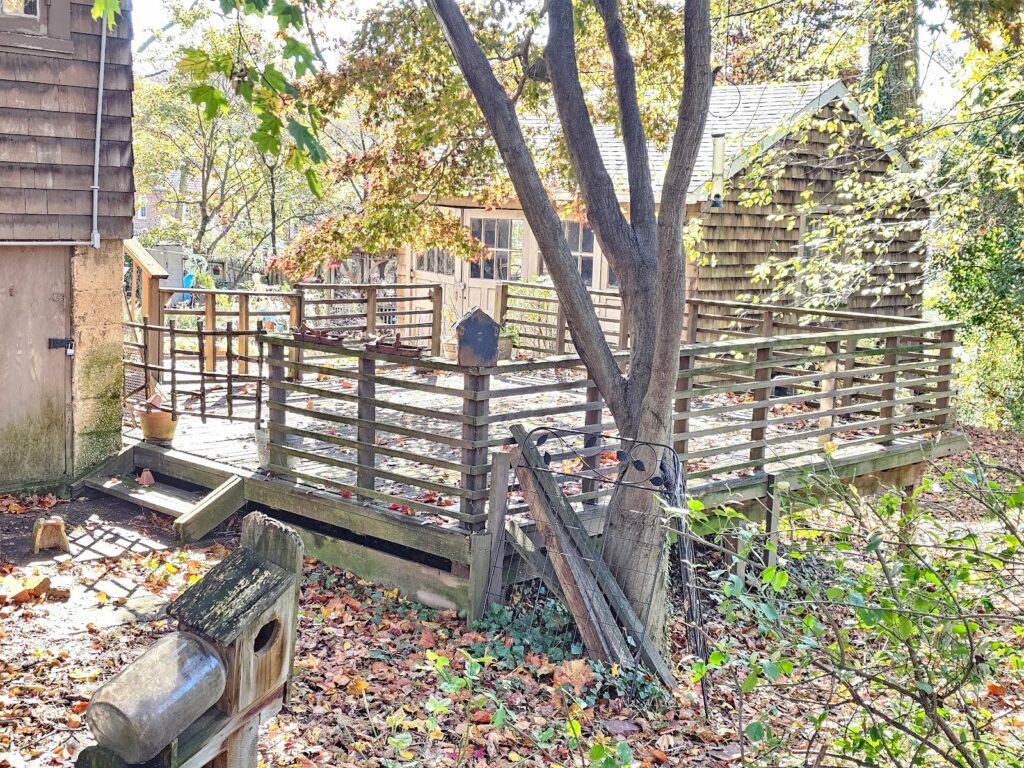 Construction process of a low deck on a sloped yard