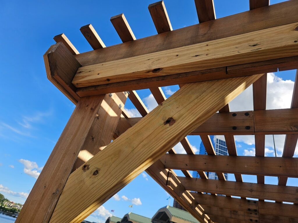 diagonal brace at the corner between the post and the main beam