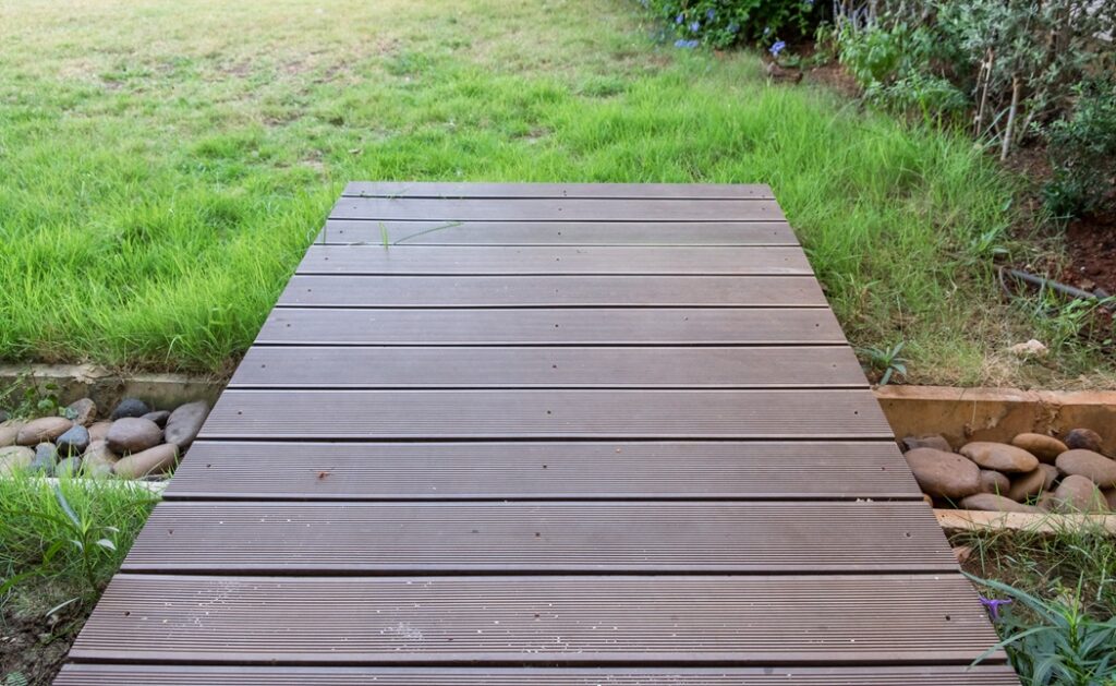 Composite Decking Cost in Washington, DC: What You Should Expect 1 Custom composite deck construction for a Washington, DC home