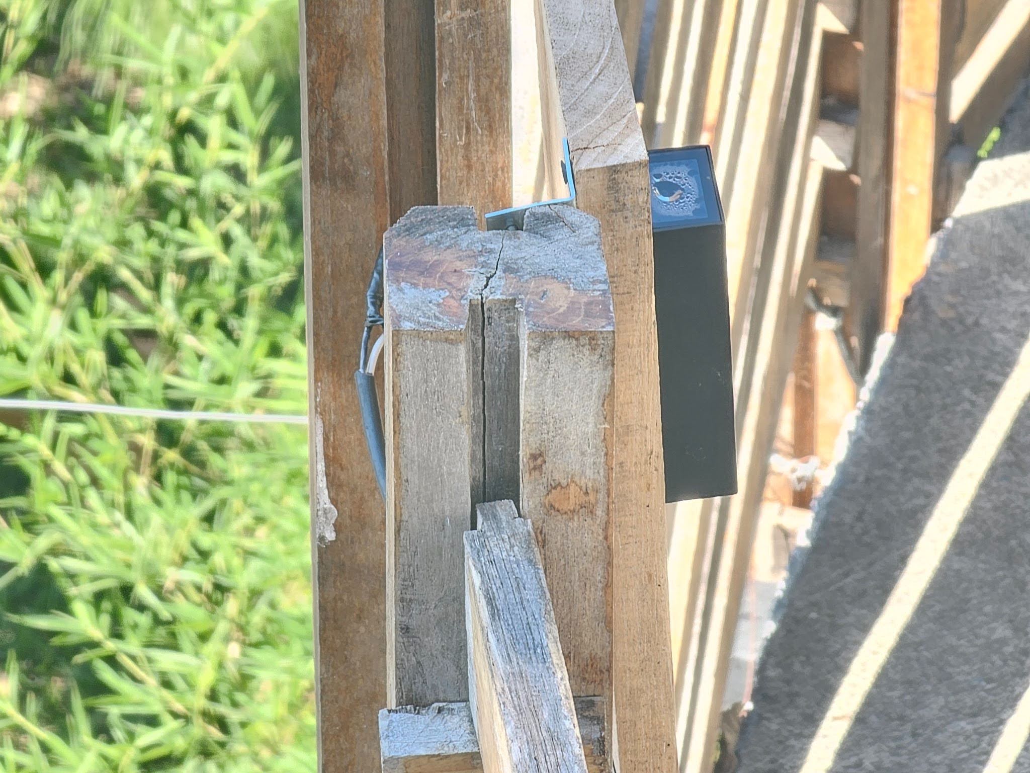 Fence on a Retaining Wall-DC house